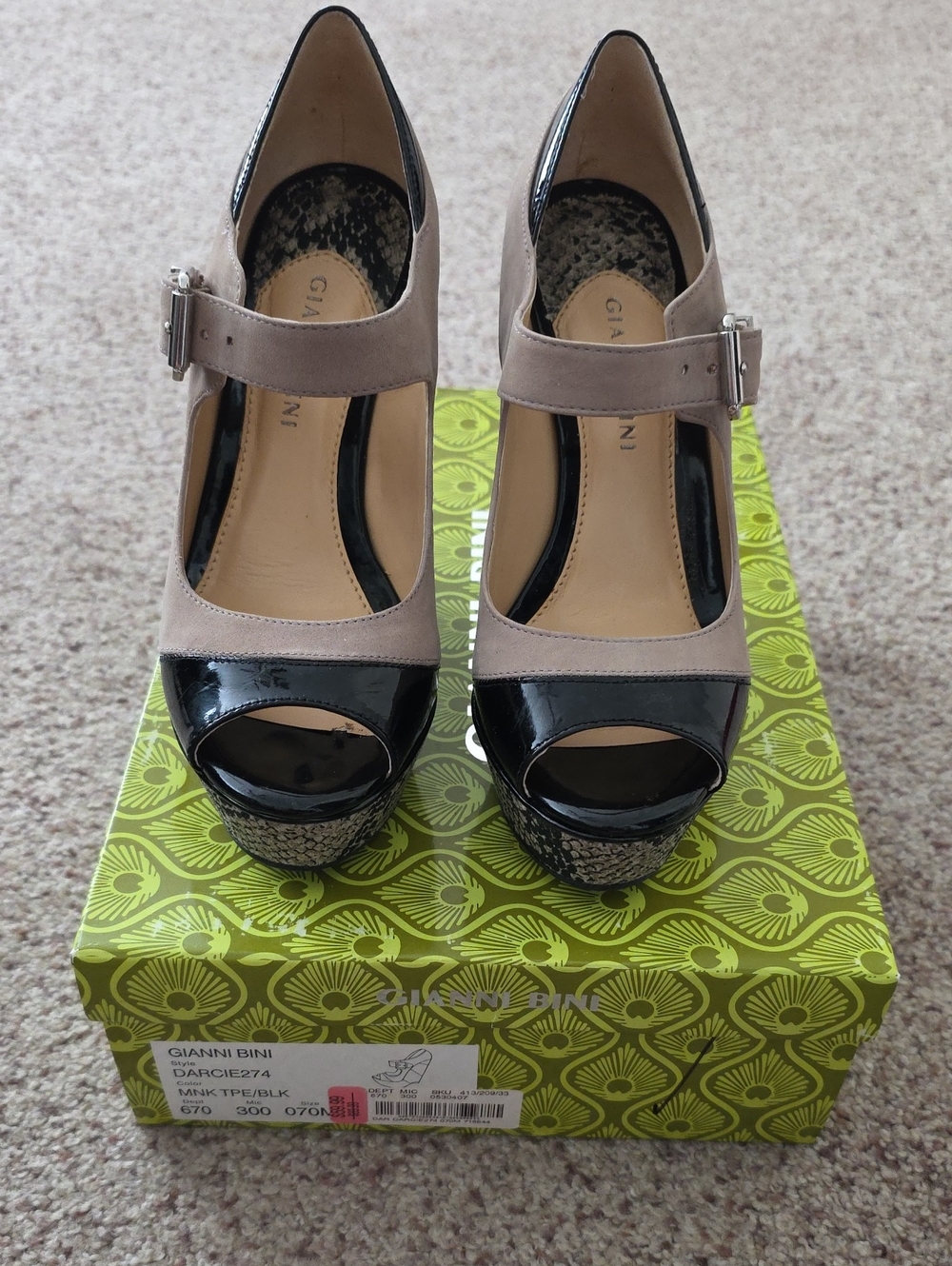 Gianni Bini Taupe and Black Peep-Toe Platform Heels, Size 7, Style Darcie